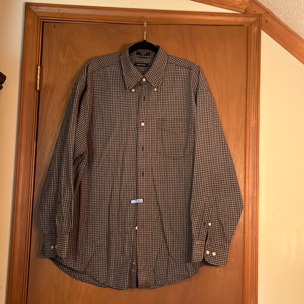 Men’s Nautica XL black and white plaid 100% cotton button down
